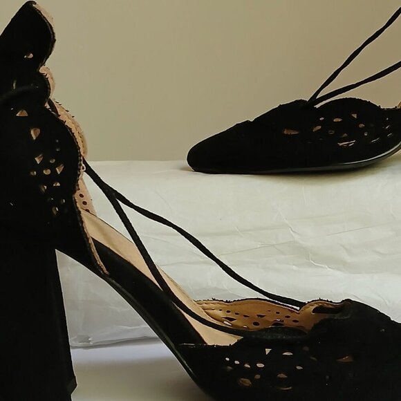 'Jenni' Black Suede CutOuts Block Heels Pointy Toes Long Ankle Wrap Laces Sz 8 - Picture 9 of 12